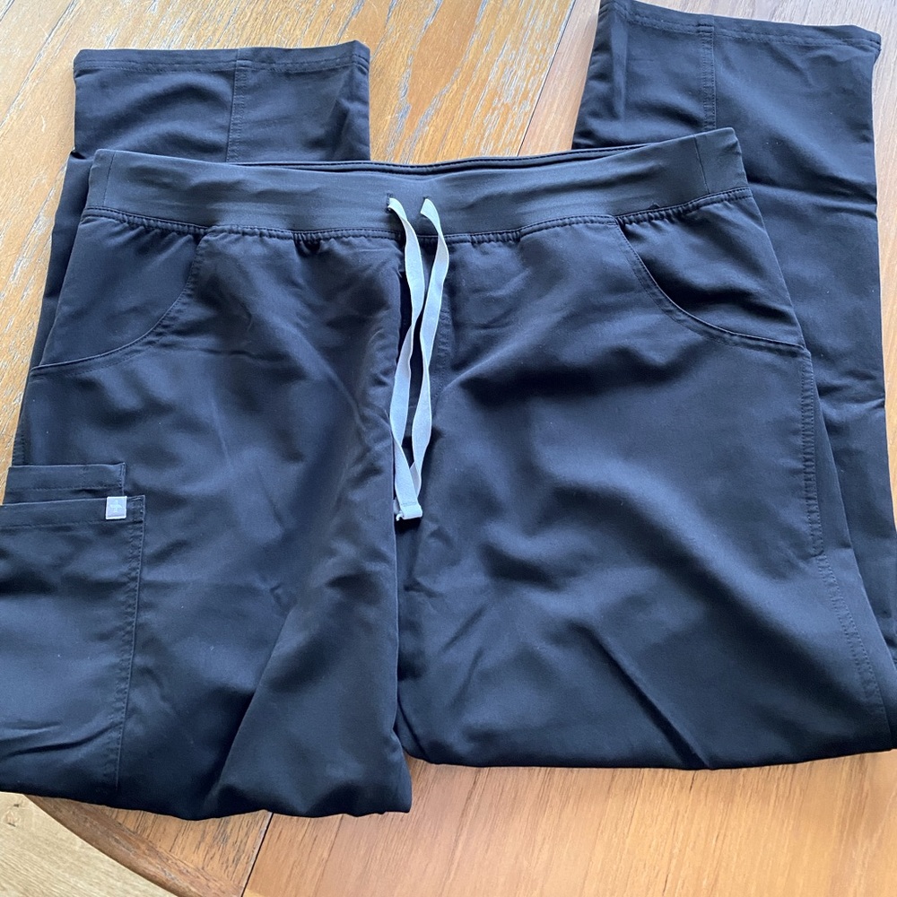 Figs Womens Cade Cargo Scrub Pants